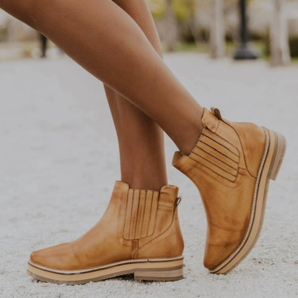 NWT Genuine Leather Prince Boots